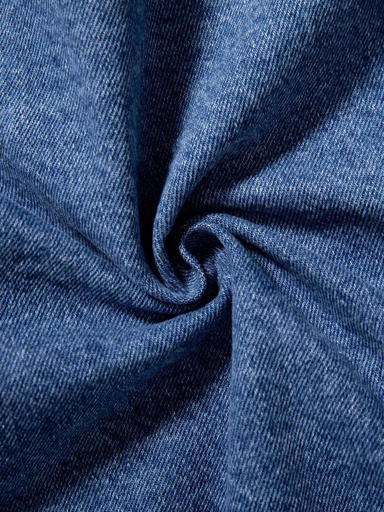 Jaqueta jeans masculina azul para primavera e outono. Design com vários bolsos. Tamanho regular com um estilo casual de rua estiloso.